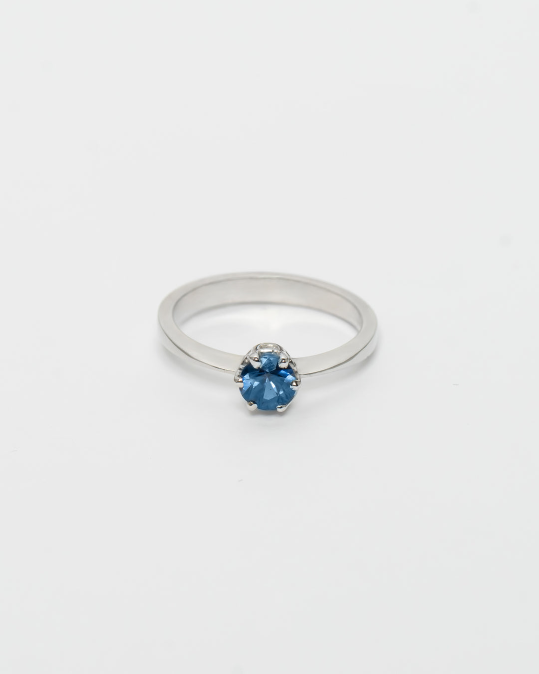 JR Solitaire Collection - Ring Sapphire x Whitegold