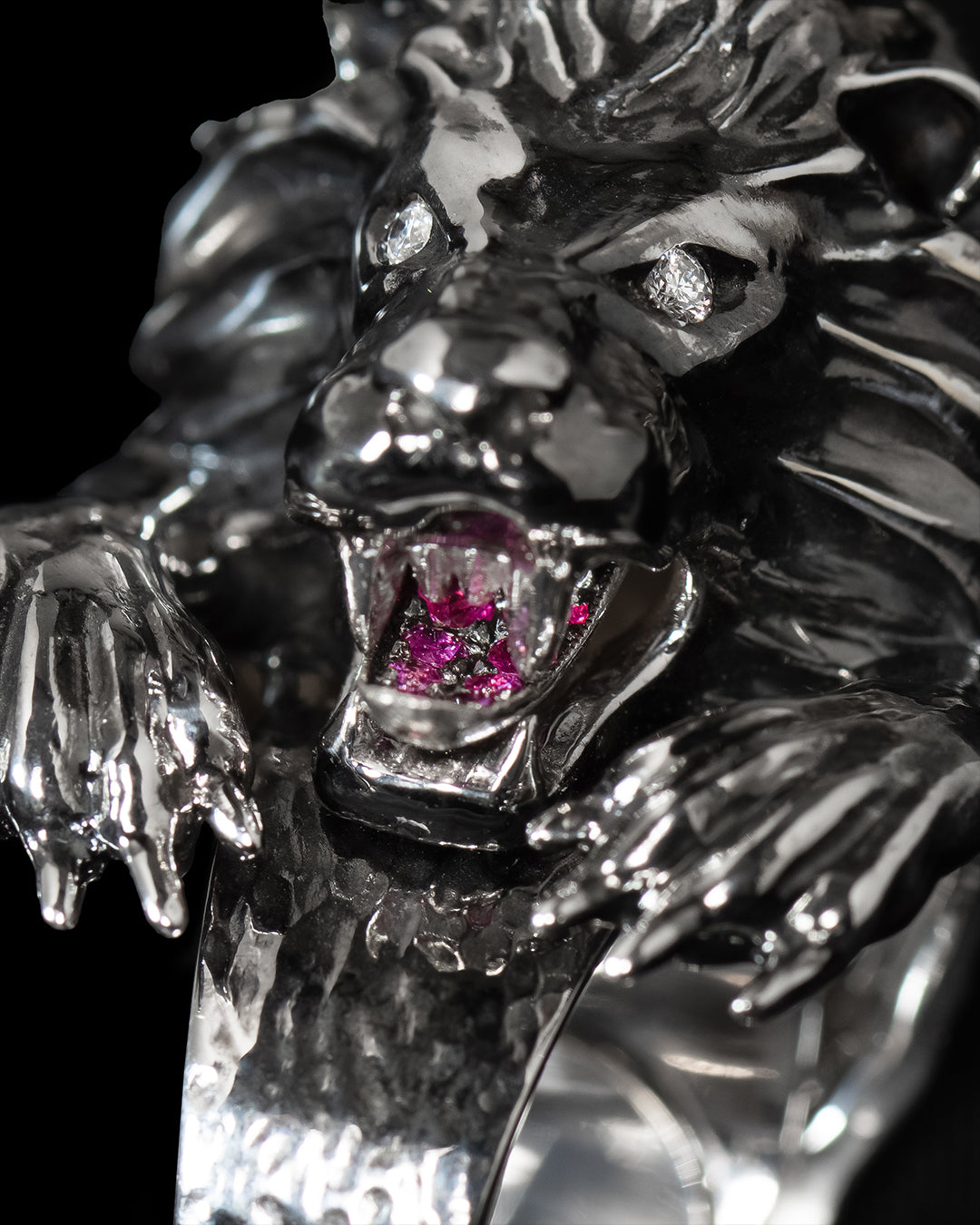 JR Bespoke X PAOLO PIOVAN Ring "Lions Heart"