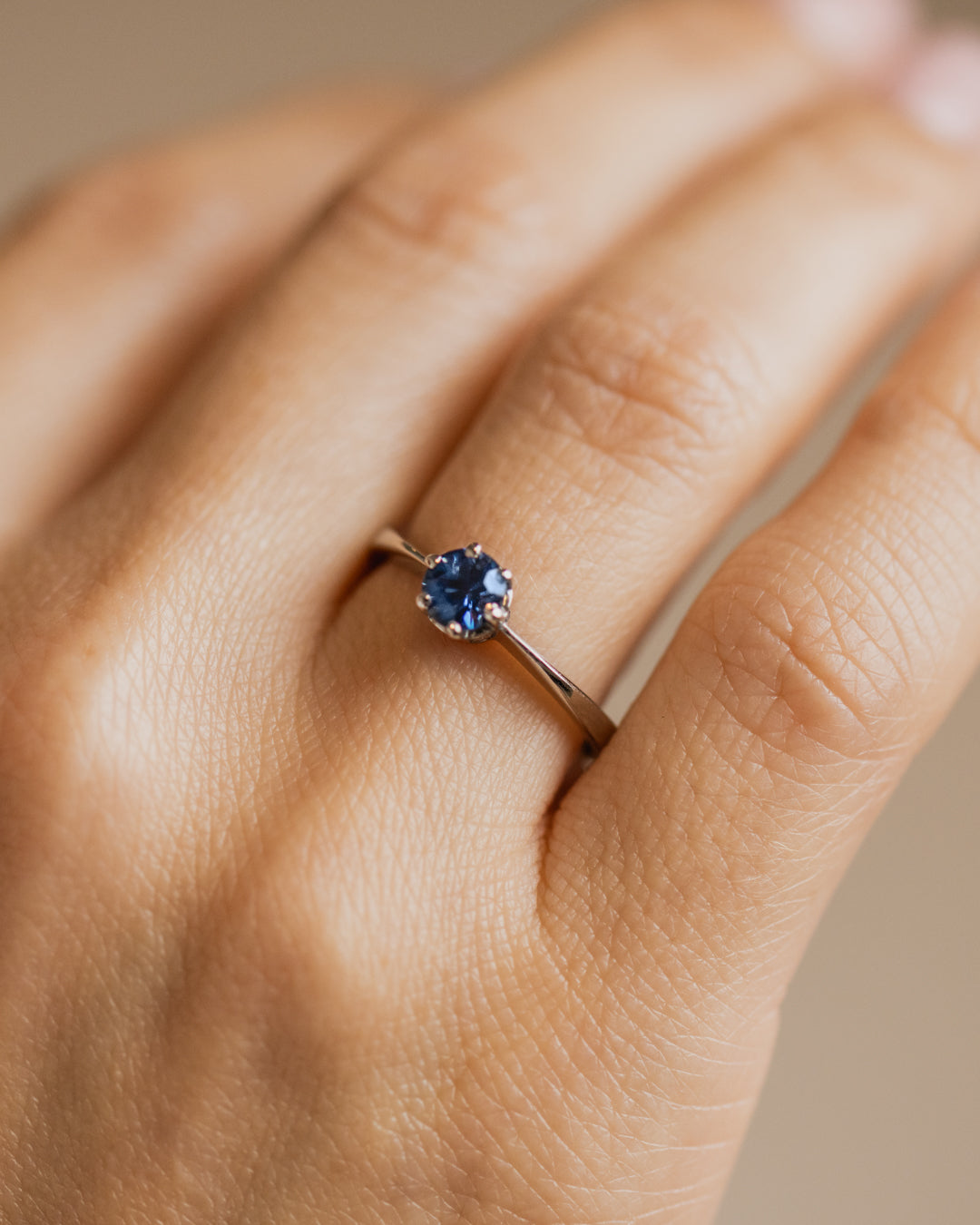 JR Solitaire Collection - Ring Sapphire x Whitegold